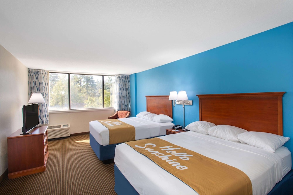 ROOM, 2 QUEEN BEDS, ACCESSIBLE