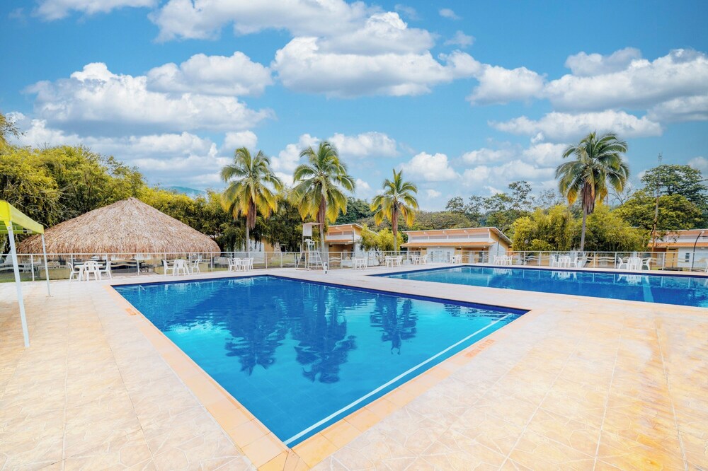 hotel las palmeras 24/50