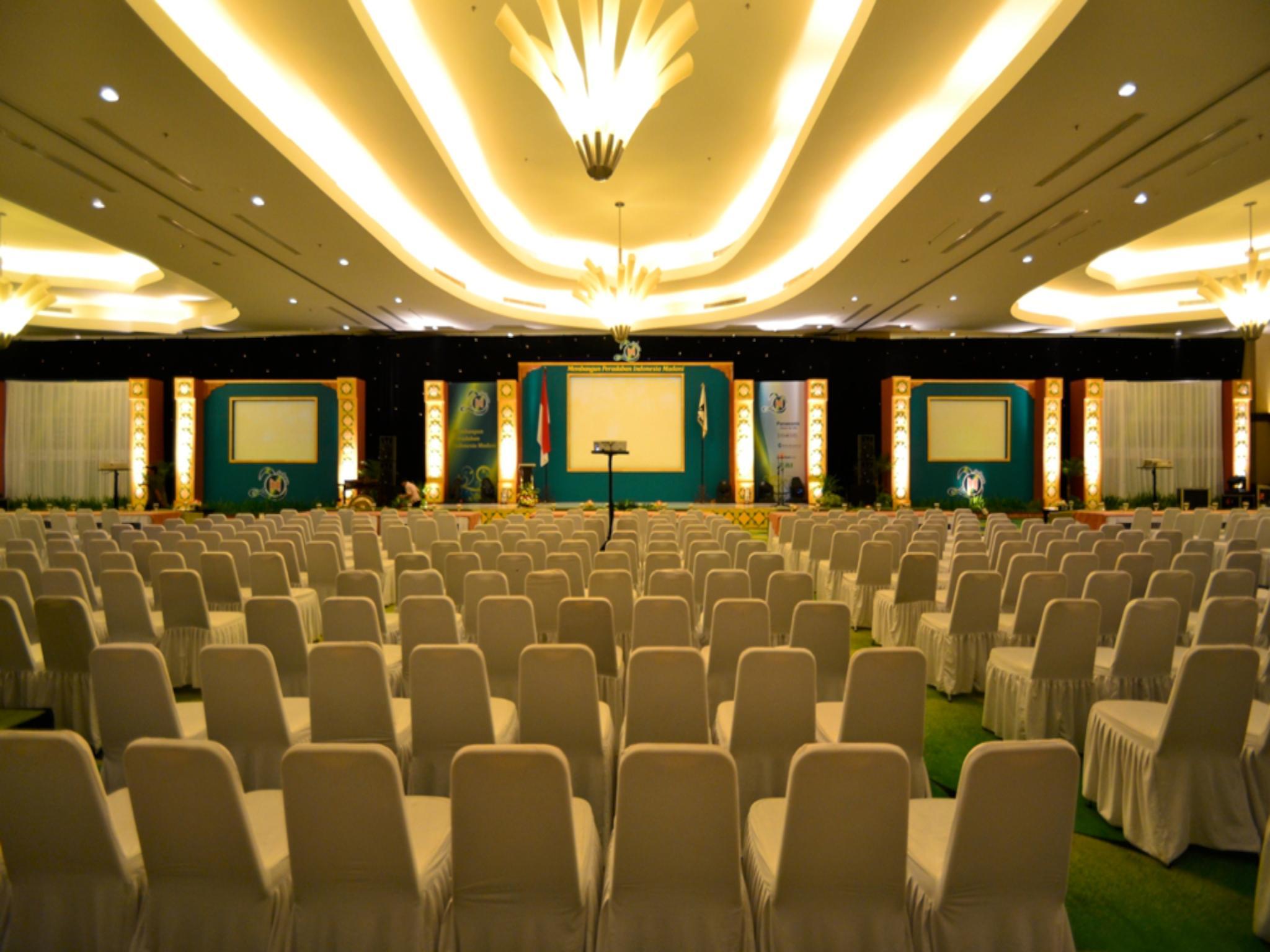 IPB Hotel And Convention Center 24/30