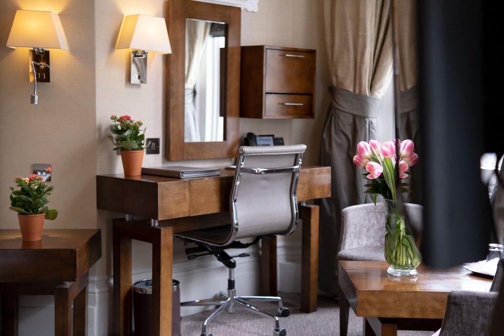 Strathmore Hotel - Gem Hotel 35/39