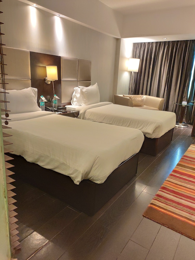 Radisson Hotel Sector 29 Gurugram 27/57
