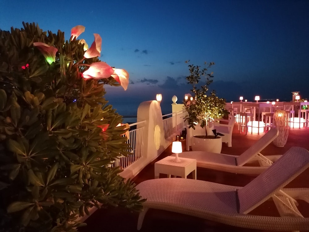 Casa Di Meglio Hotel 64/69