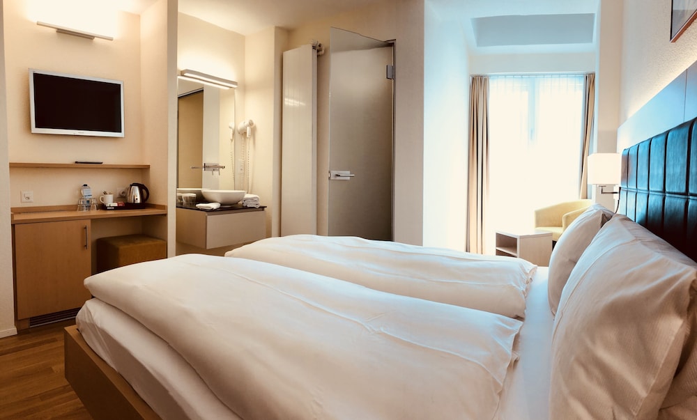 Felmis Hotel 10/37