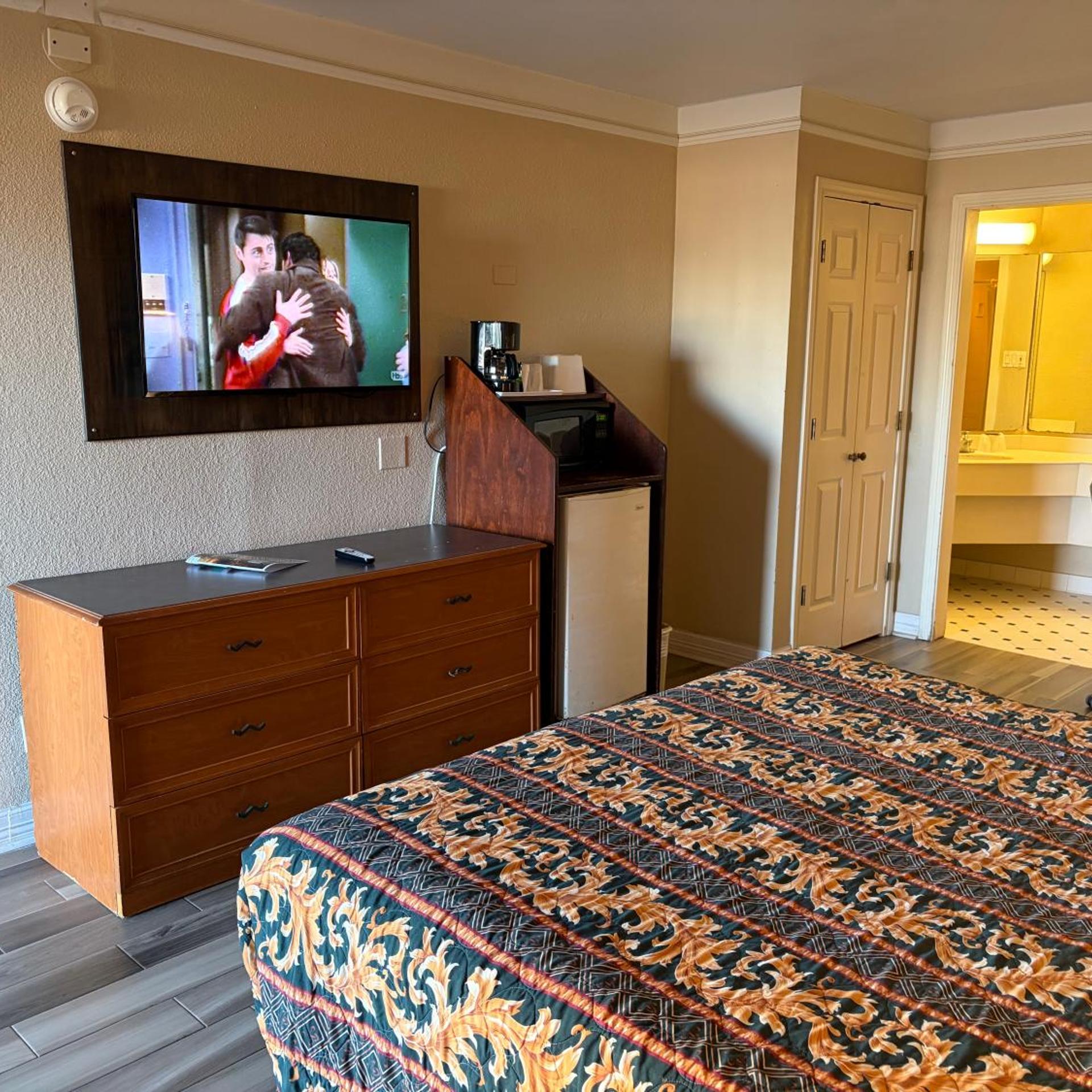 Americas Inn Sugarland/Stafford 20/23