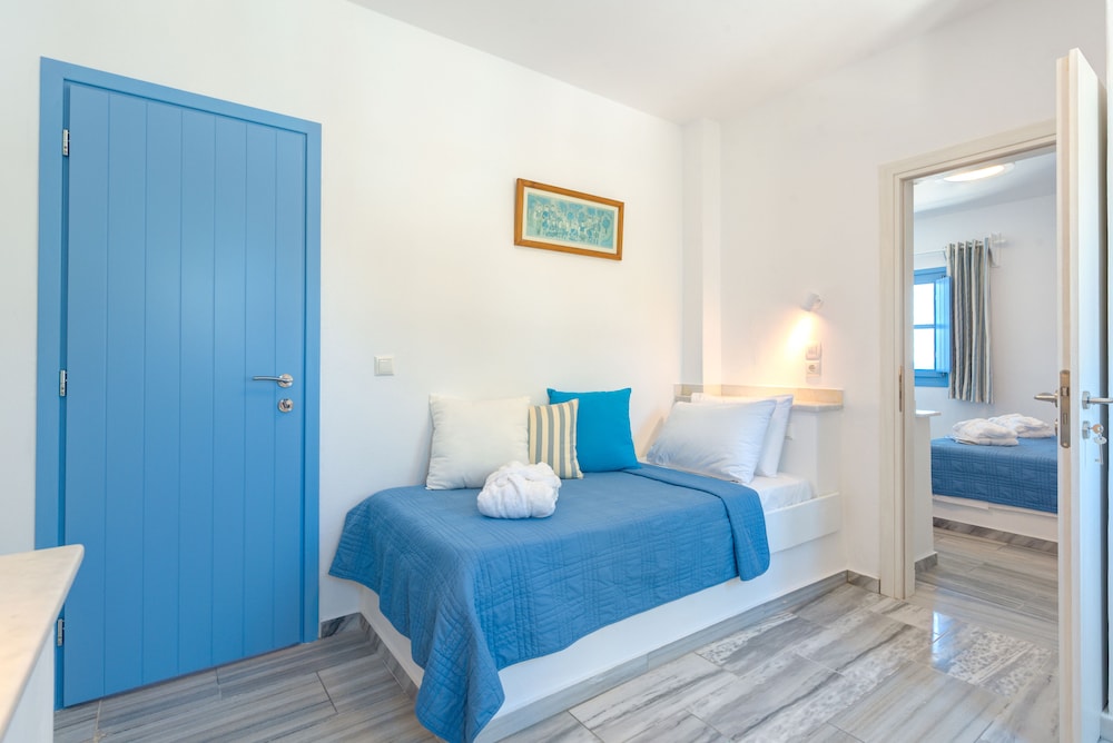 Sigalas Beach Hotel 12/34