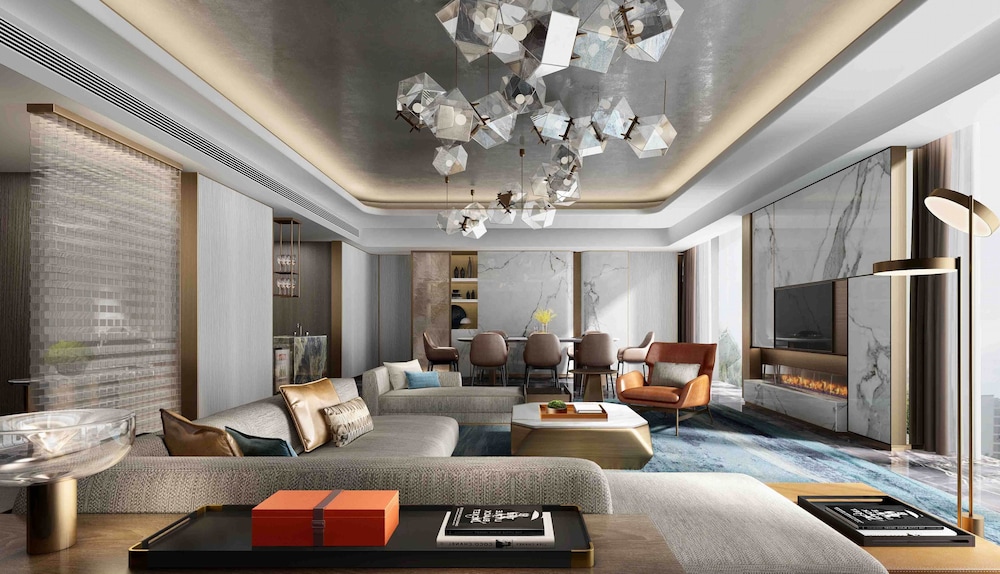 CROWNE PLAZA WUHAN OPTICS VALLEY 55/72