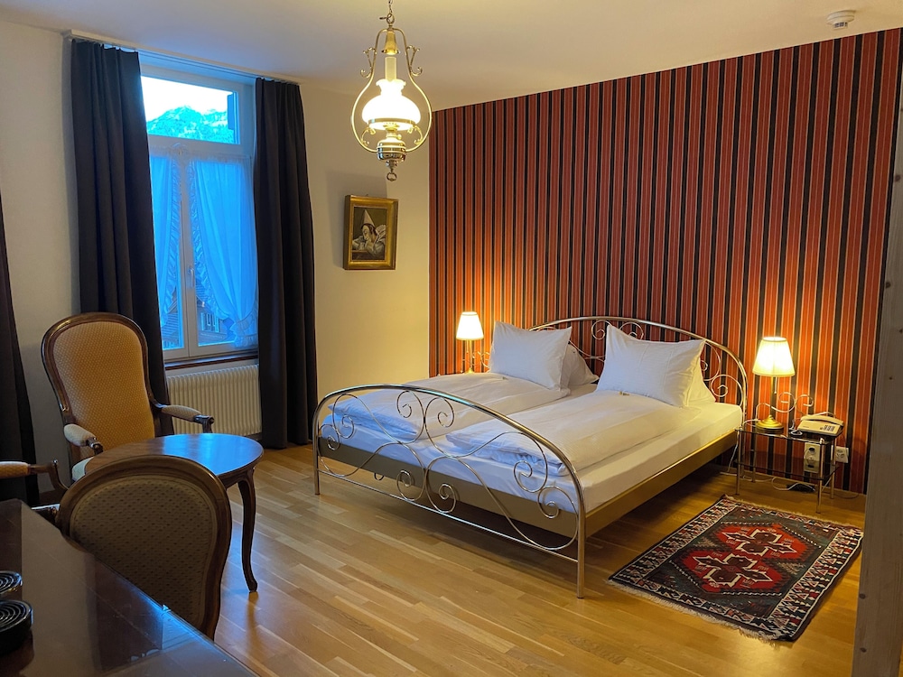 Carlton-Europe Vintage Adult Hotel 27/56