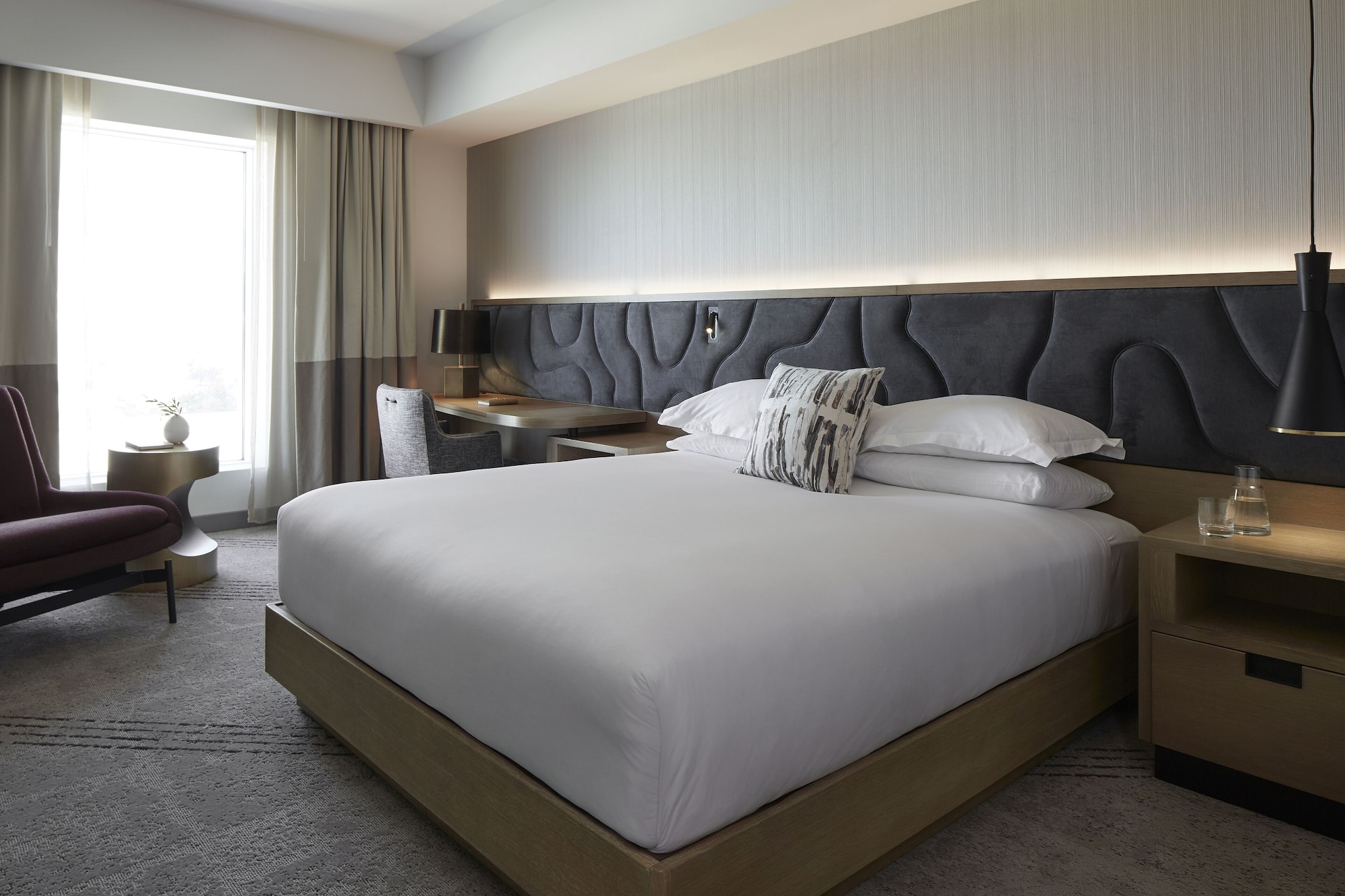 PREMIUM, KING BED, BATHTUB