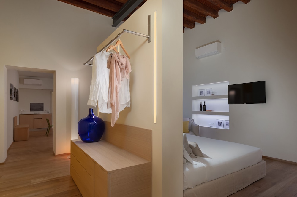 Massimago Wine Suites 24/32