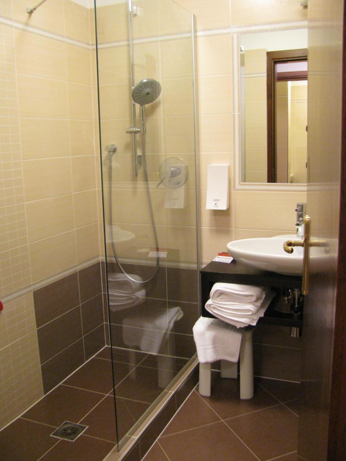 Family And Wellness Hotel Shandranj 49/50