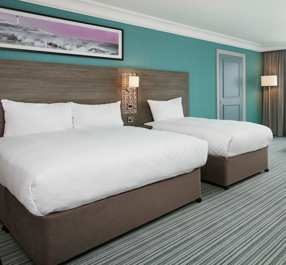 SUPERIOR, 1 DOUBLE AND 1 SINGLE BED