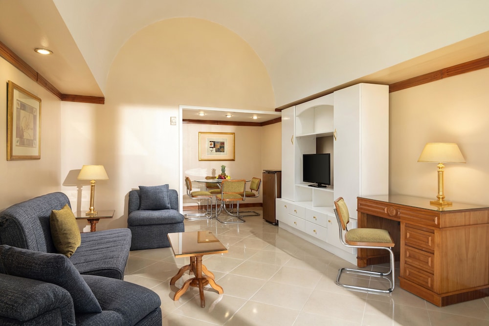 Jaz Pyramids Resort 30/50