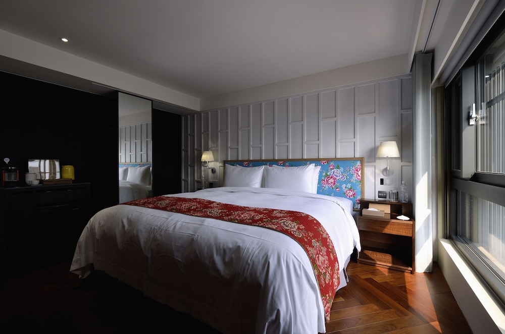 RedDot Hotel 18/50