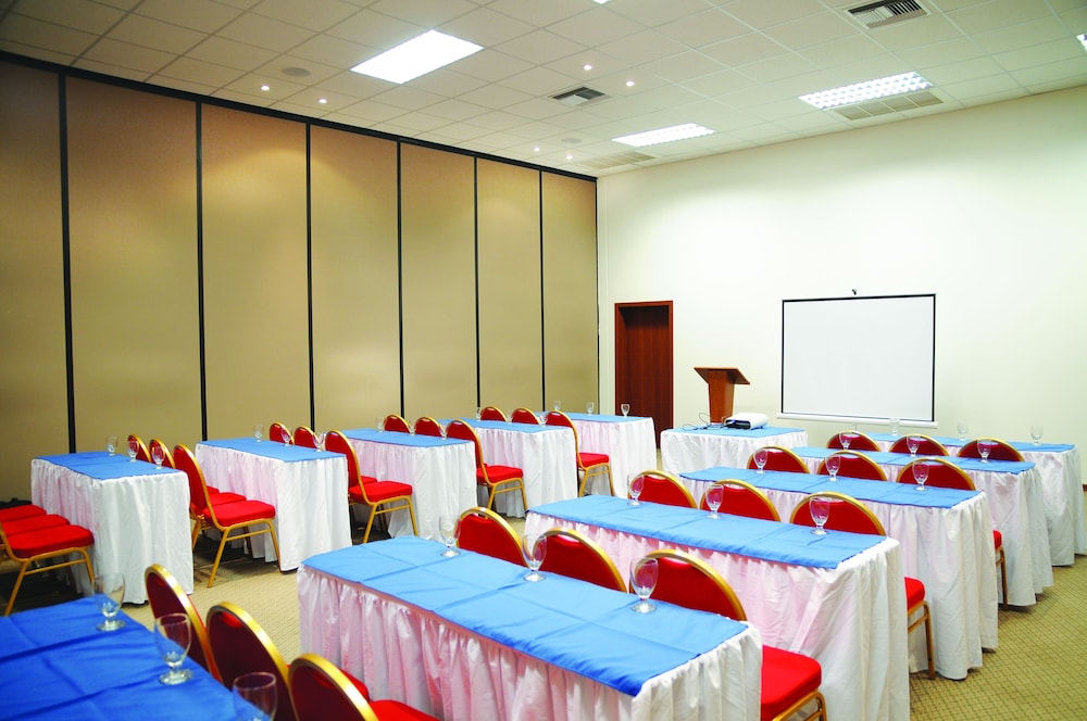 Royal Decameron Mompiche 35/48