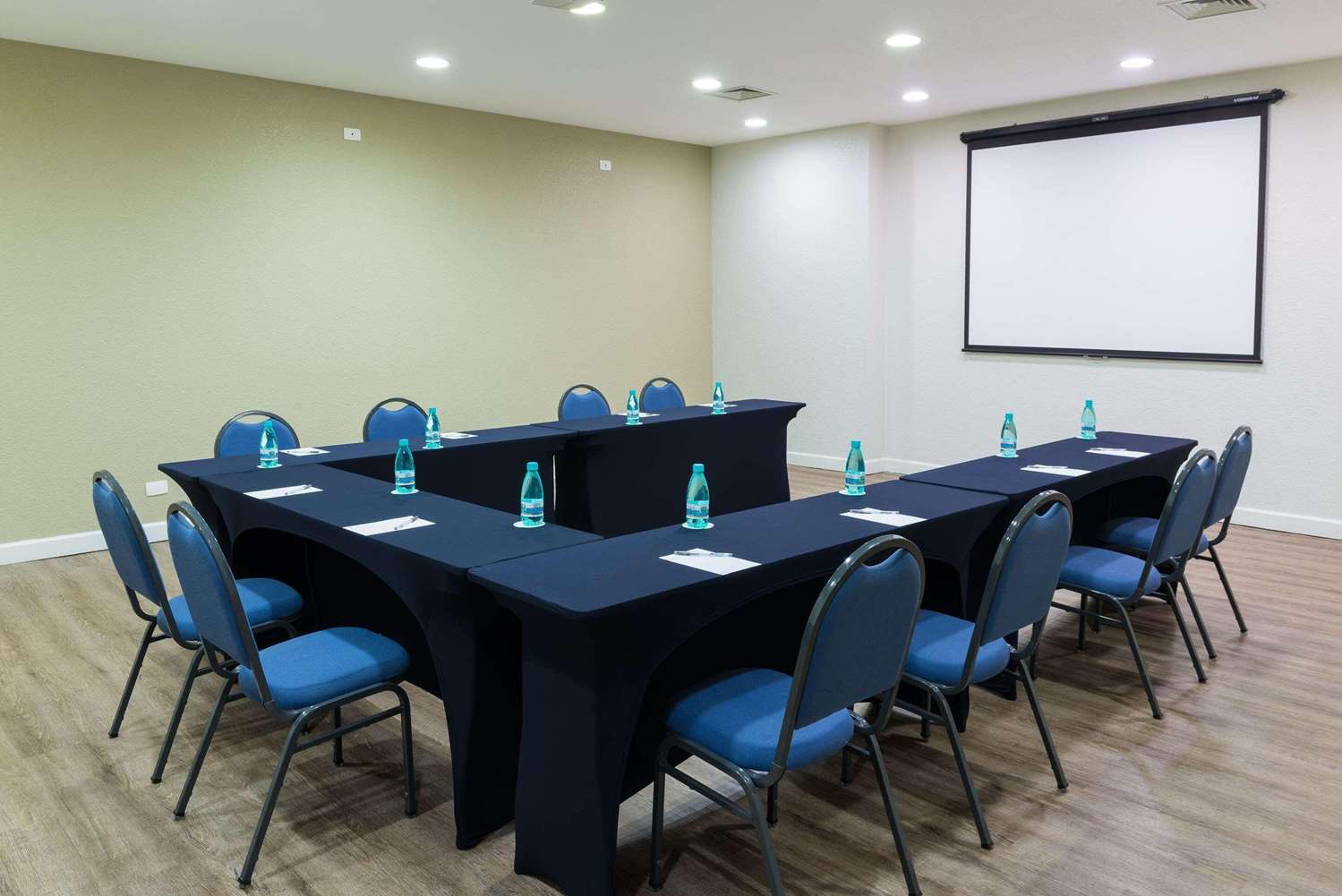 Radisson Hotel Curitiba 13/18