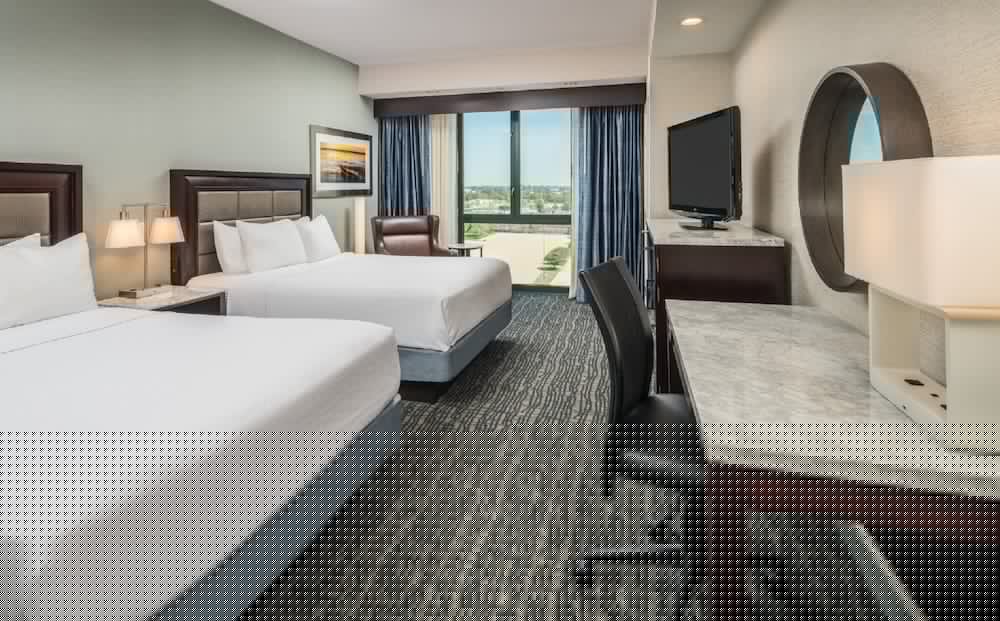 Crowne Plaza Springfield Convention CTR 27/77