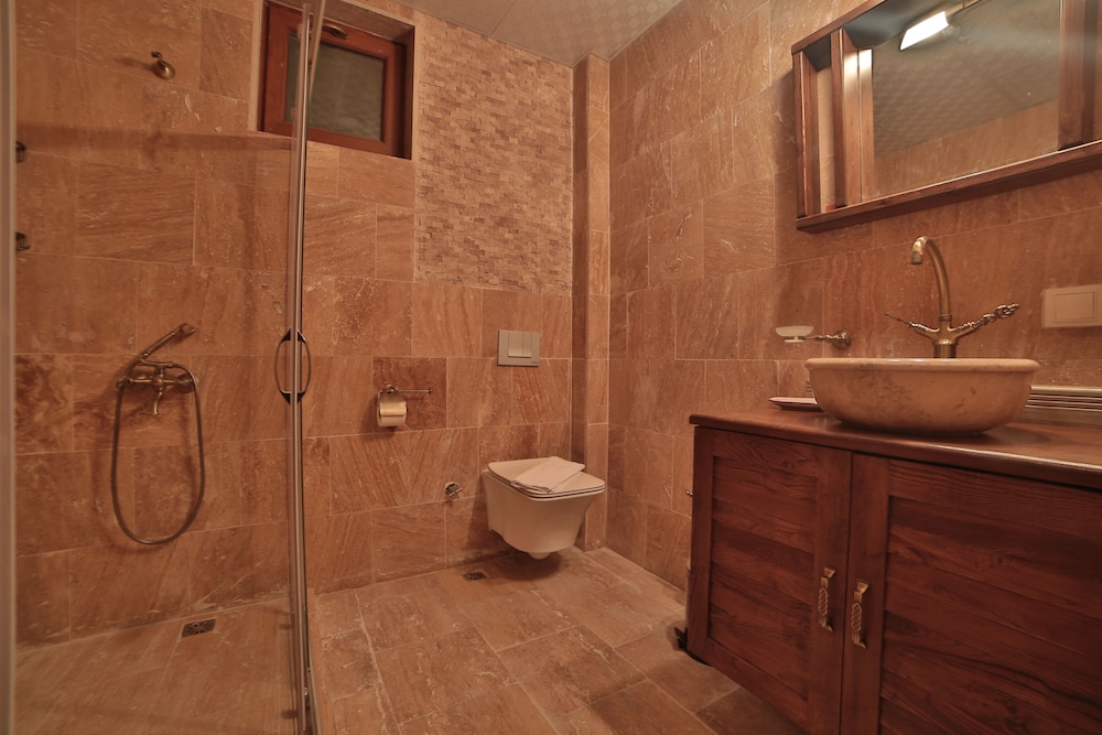 Caravanserai Inn Hotel 21/50