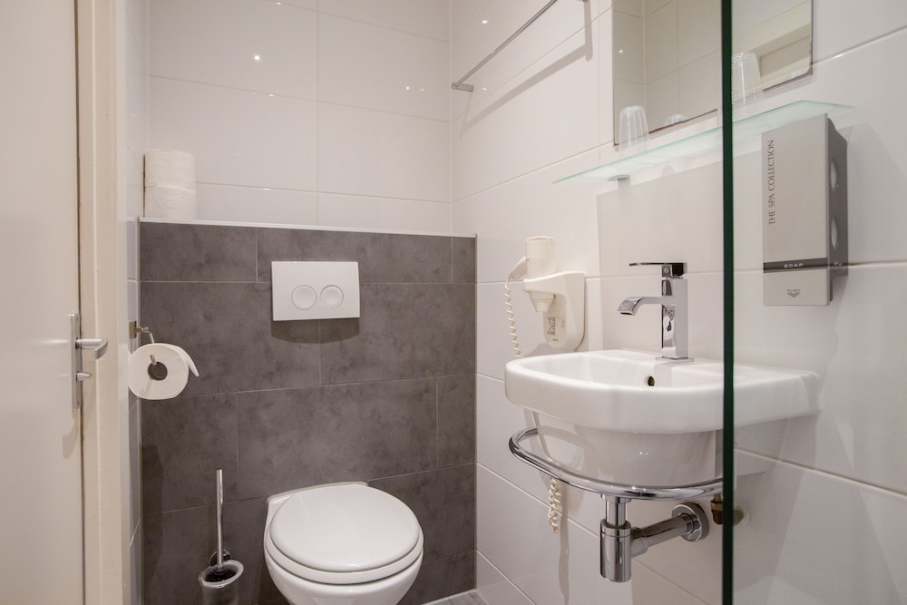 Hotel Titus 16/48