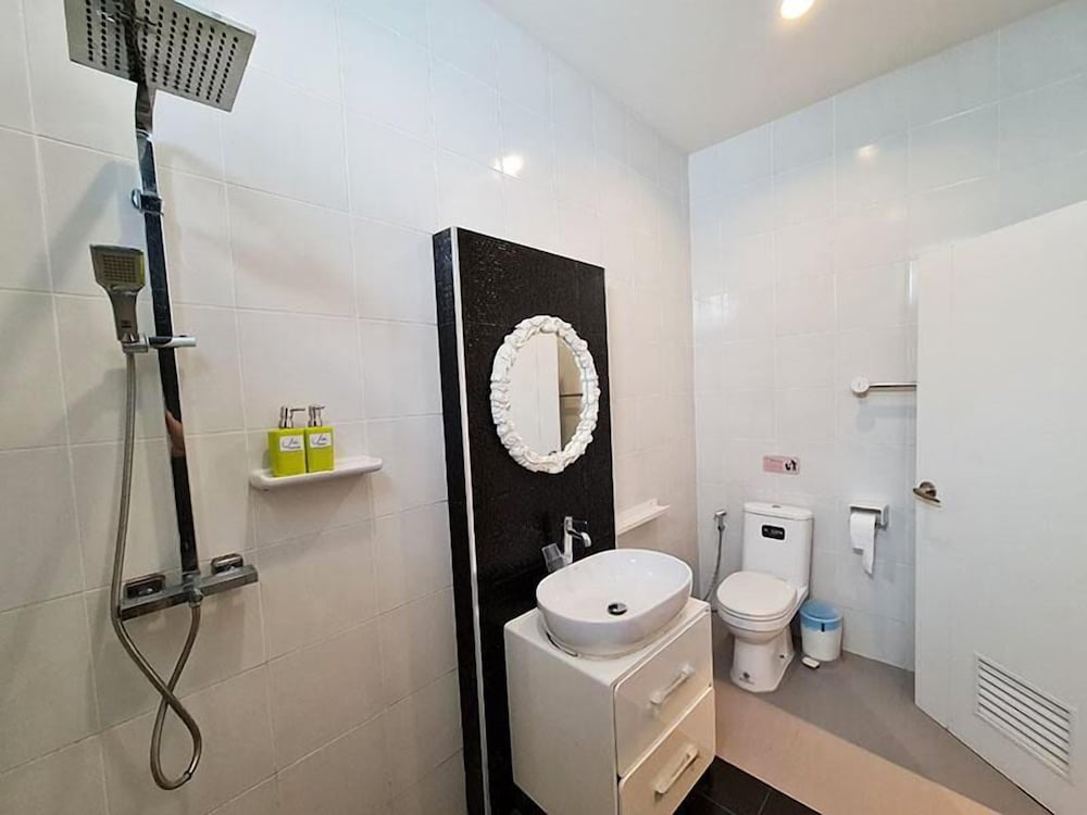 Jira Pool Villa 66/67