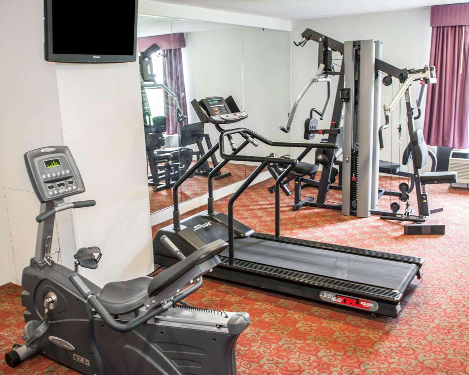 Lafayette Inn & Suites 23/48