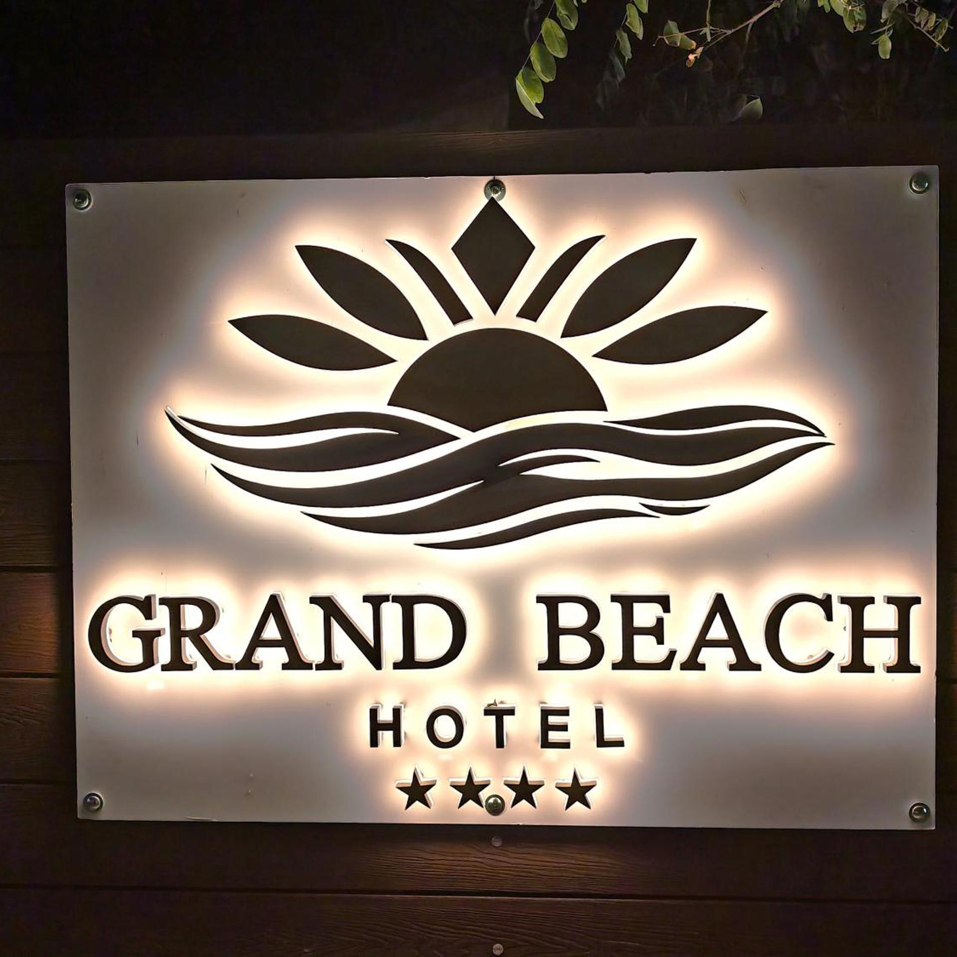 Grand Beach Hotel 6/67