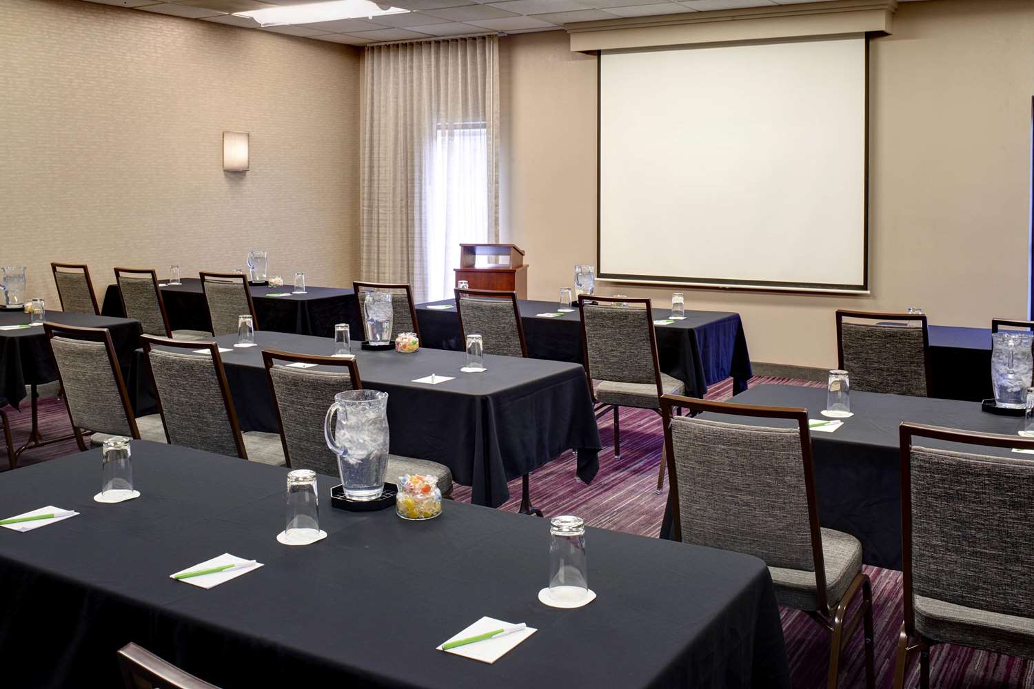 AmericInn by Wyndham Brookfield 25/29