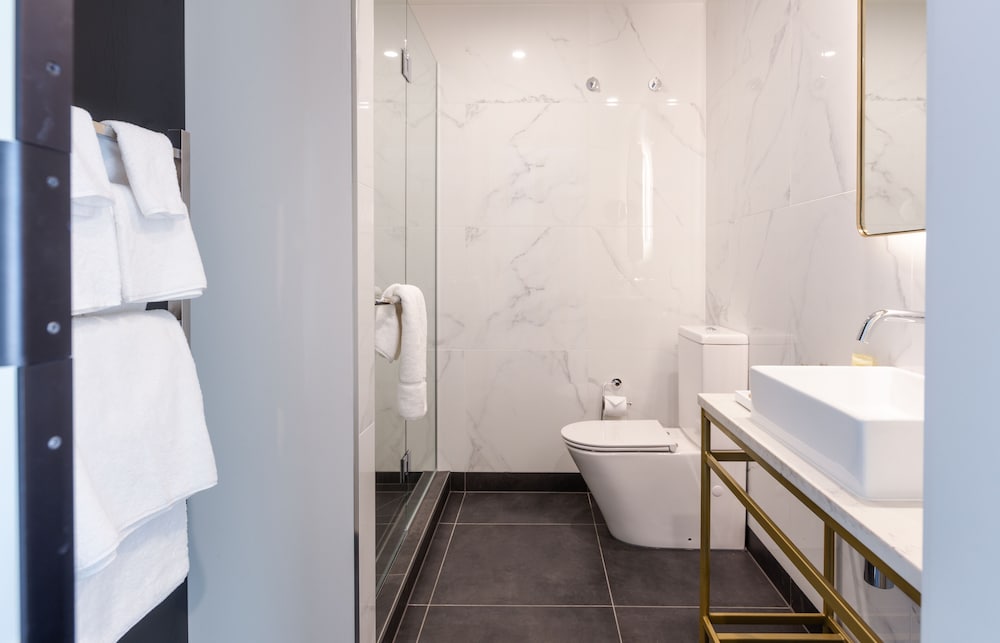 The Muse Art Hotel 56/58