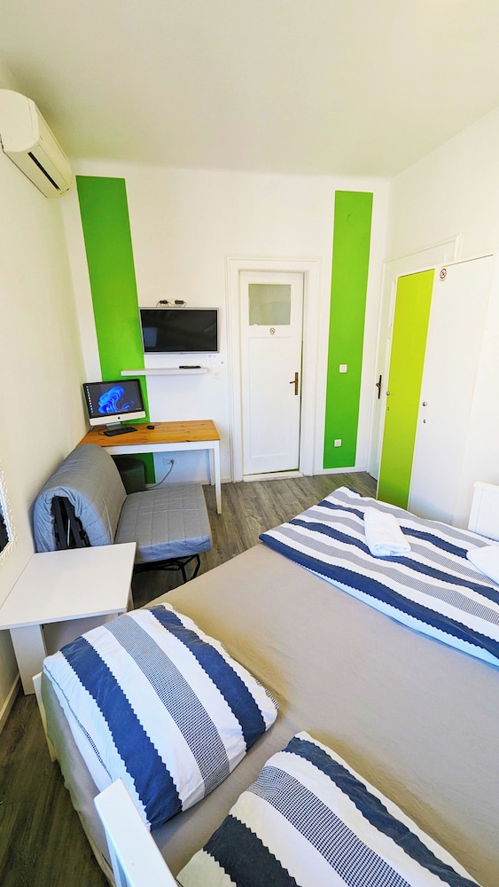 Croparadise Hostel 15/50