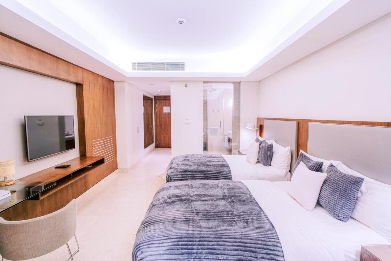 MCollection - Convenient City Stay in Iloilo Business Park 10/21