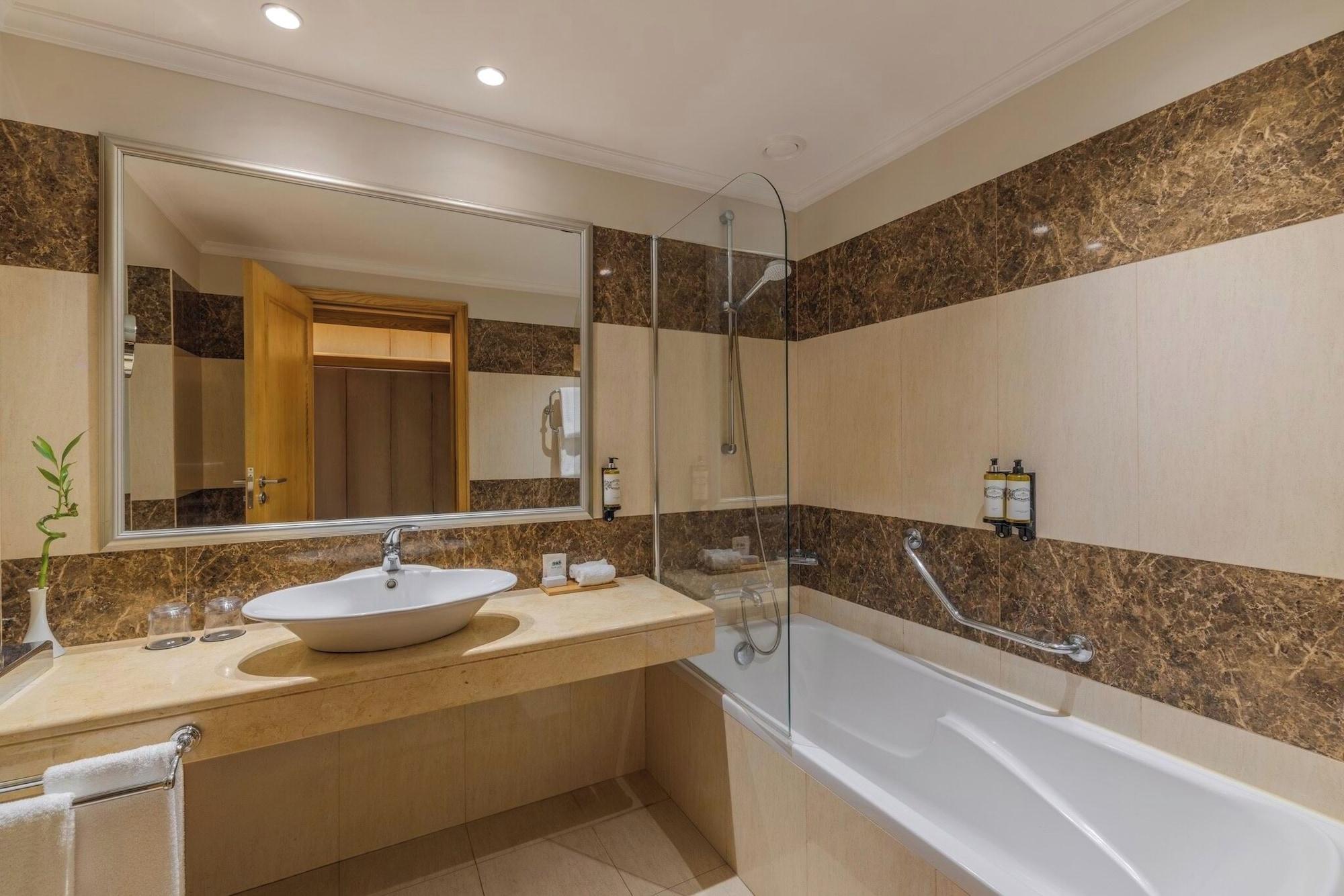 غرفة عائلية مع سرير إضافي، Pestana Carlton Madeira 3/3