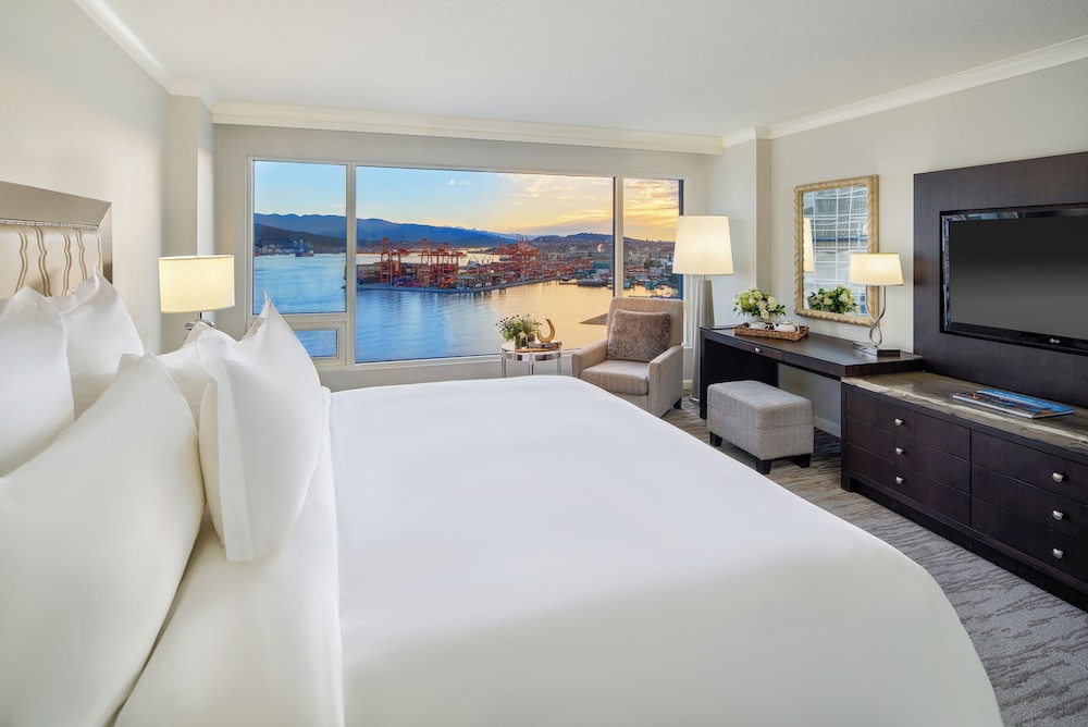 SIGNATURE, 2 DOUBLE BEDS, HARBOUR VIEW