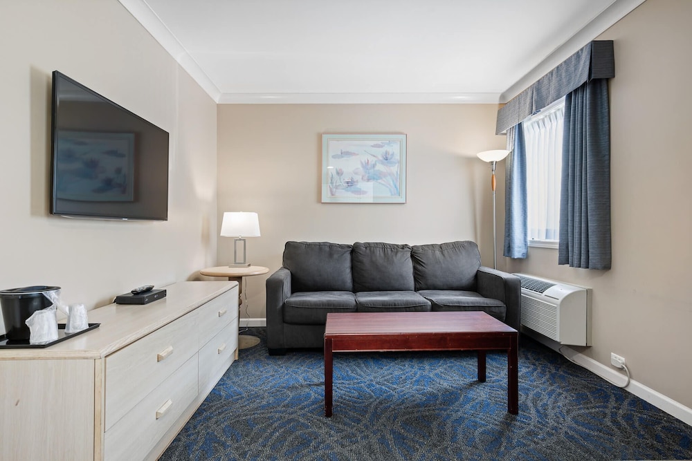 Glenwood Inn & Suites 35/50