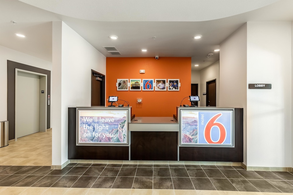 Motel6 Las Vegas, NV - Motor Speedway 15/48