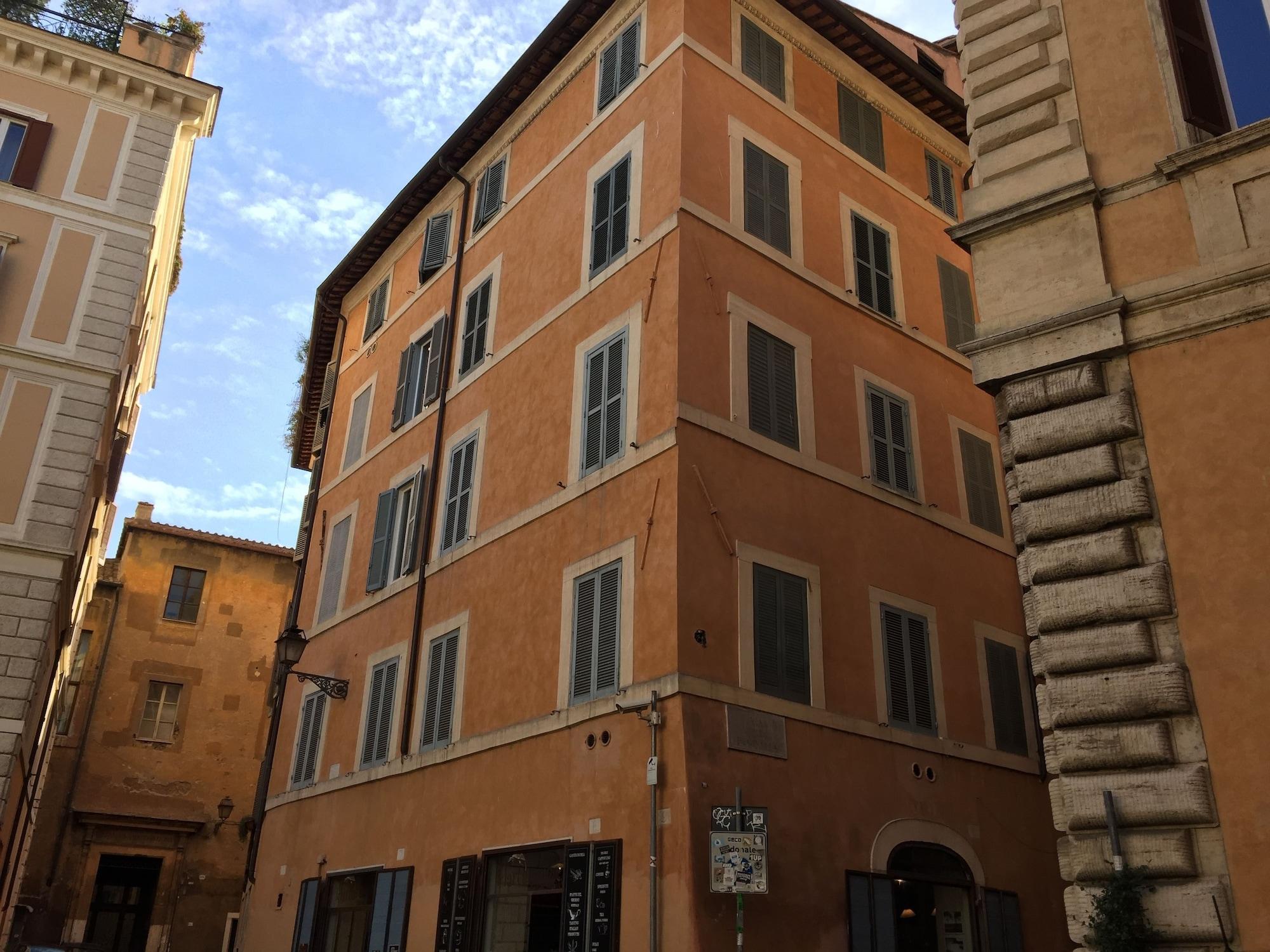 Reginella Suites 20/22