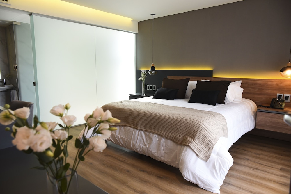 GHL Collection Hotel Soho Suites 10/44