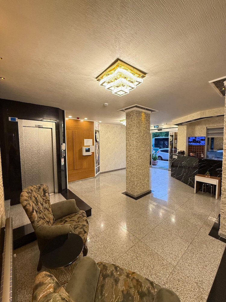 Buyuk Hotel 15/50