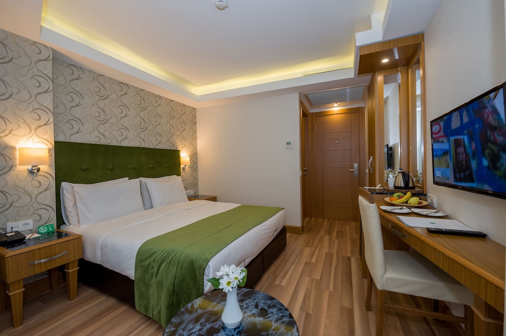 Bizim Hotel 25/64