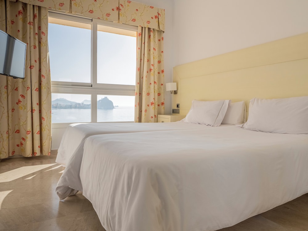 Senator Aguilas Hotel 16/49