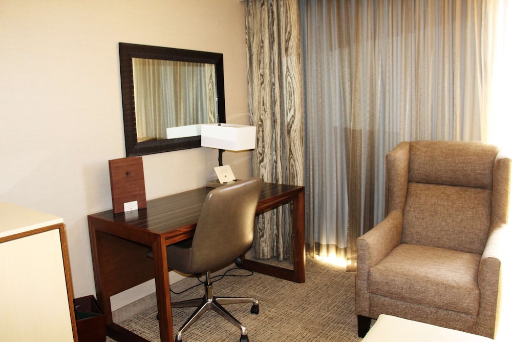 Doubletree By Hilton Fresno Convention Center 53/59