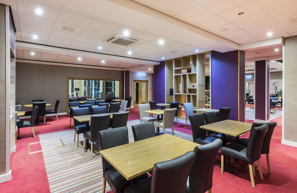 Mercure St Helens 33/50