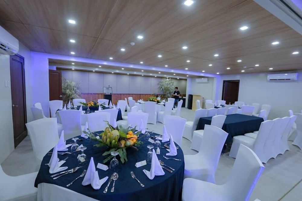 The Madeline Boutique Hotel & Suites 25/28