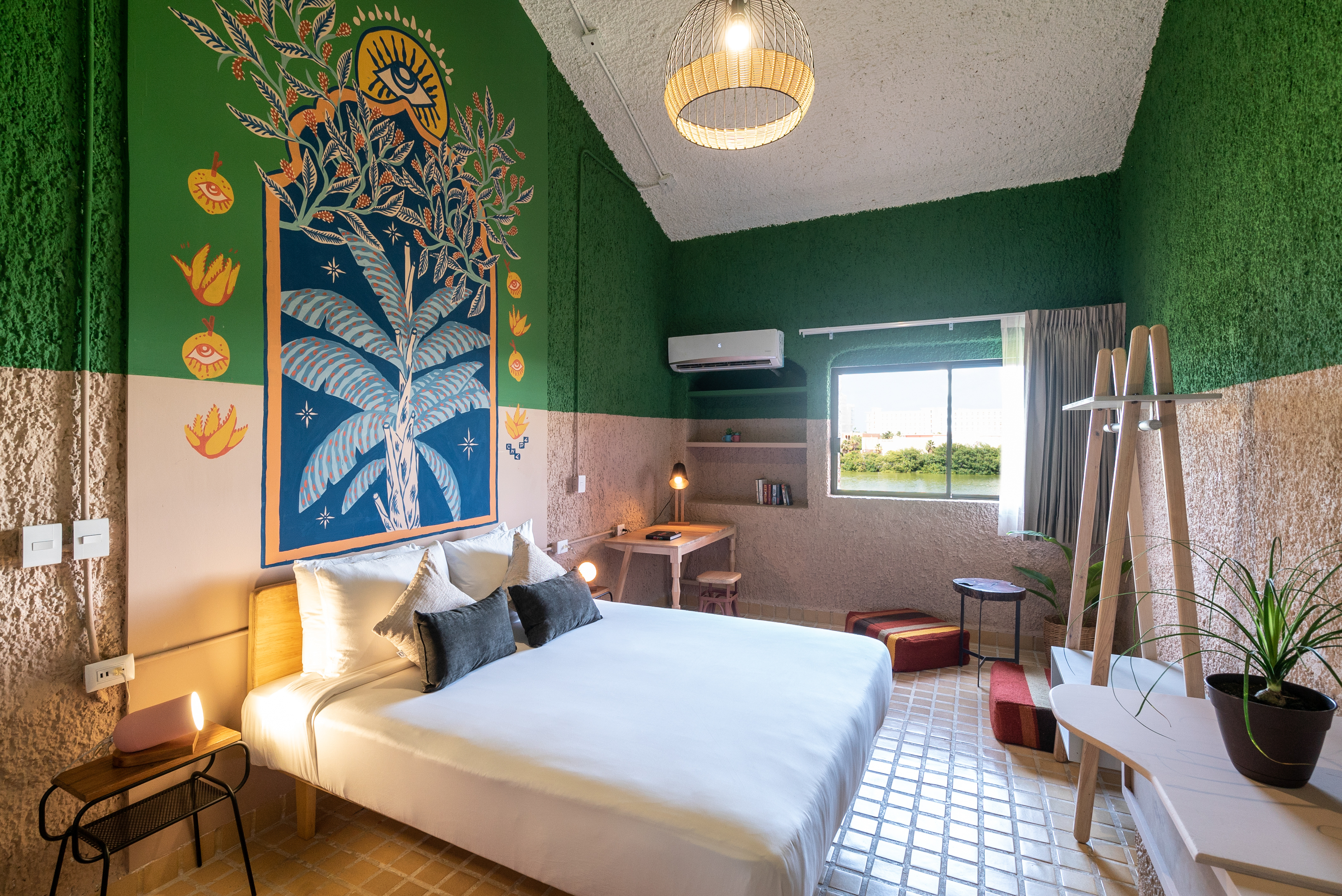 Premium, Lagoon View