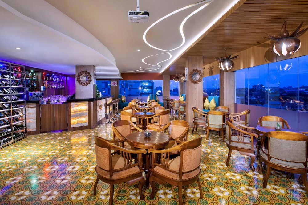 Grand Mercure Yogyakarta Adi Sucipto 63/70