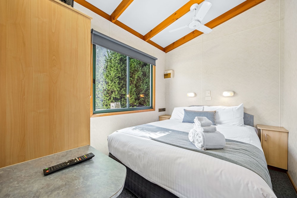 EUREKA STOCKADE HOLIDAY PARK 22/80