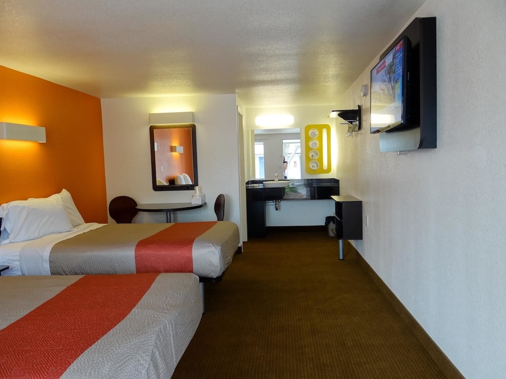 Motel6 Erie, PA 9/31