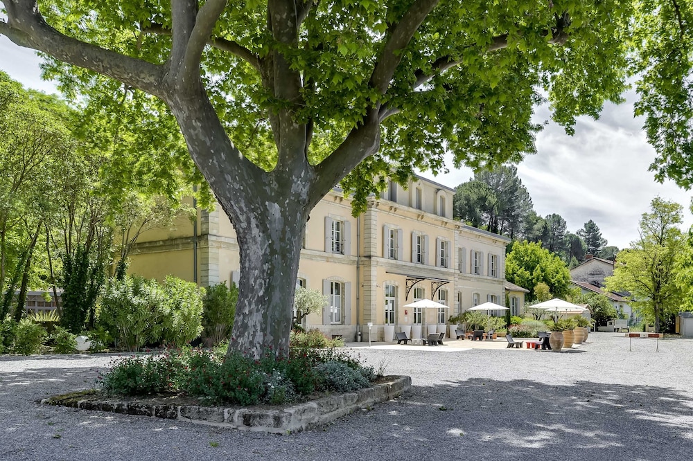 HOTEL DE L'ESTELOU 29/40