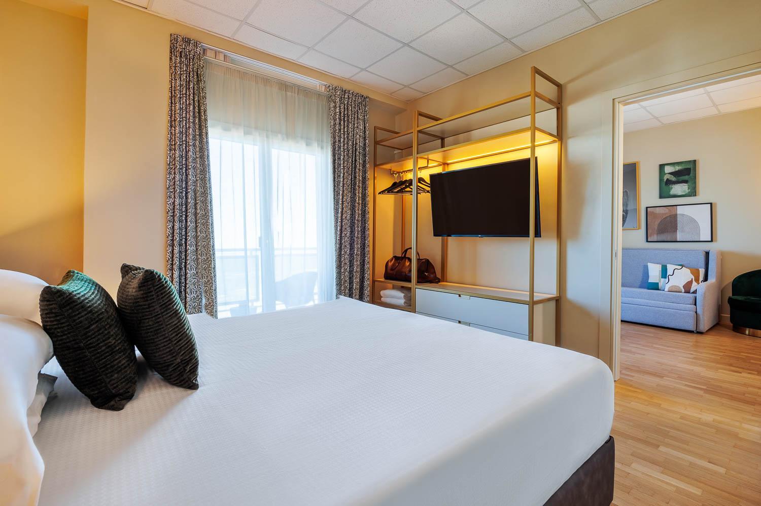 Room, Side Sea View