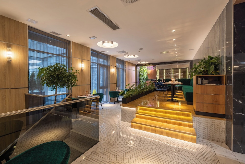 Silver Crown Hotel & Residence 9/50