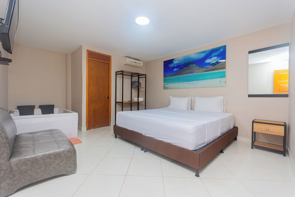 HOTEL TROPICAL SAN JERONIMO 8/27