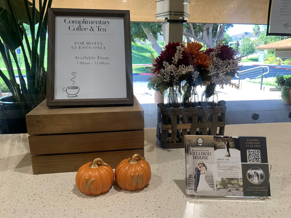 Kellogg West Conference Center &amp; Hotel 9/32